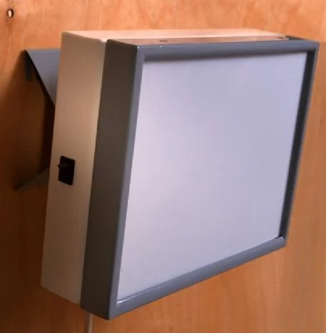 Светильник неактиничный переносной СНП-2